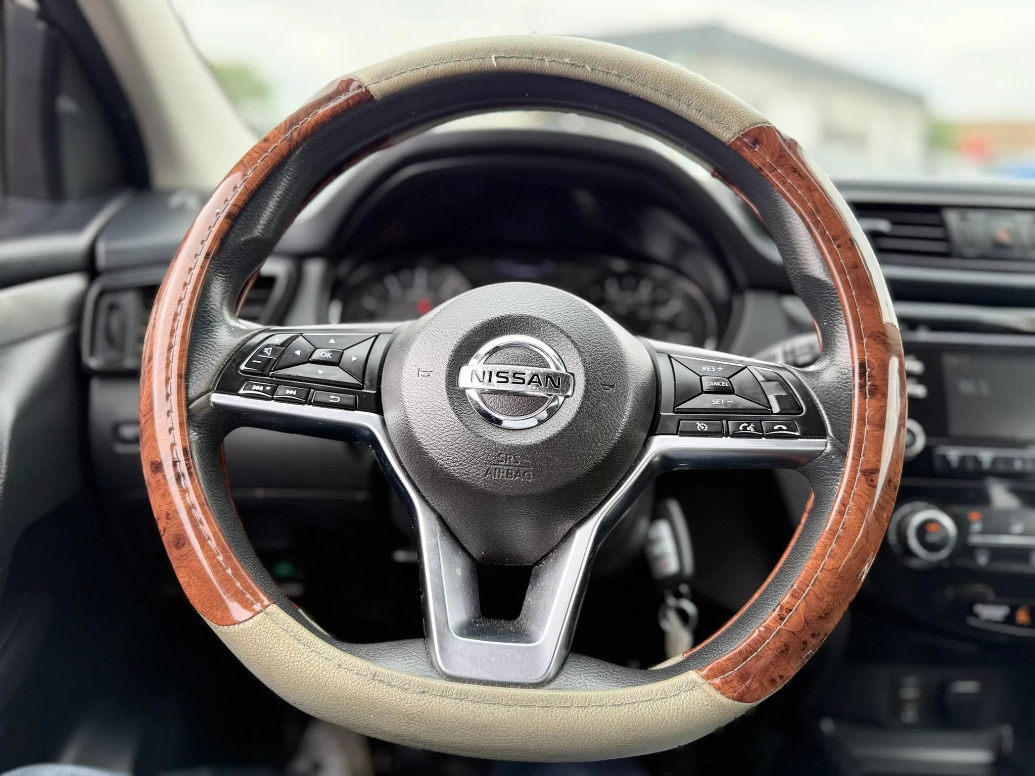 Used 2018 Nissan Rogue Sport S AWD/4WD image 36