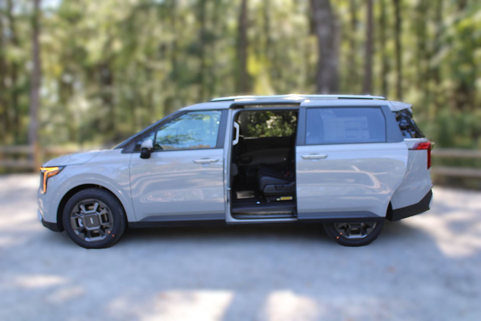 New 2026 Kia Carnival EX image 6