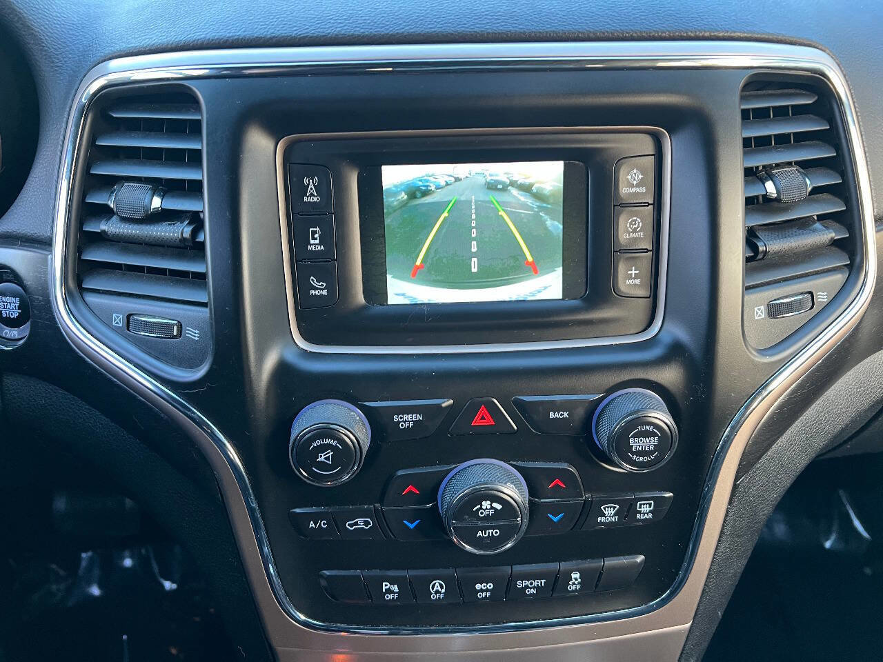 Used 2017 Jeep Grand Cherokee Laredo w/ Quick Order Package 23E AWD/4WD image 33