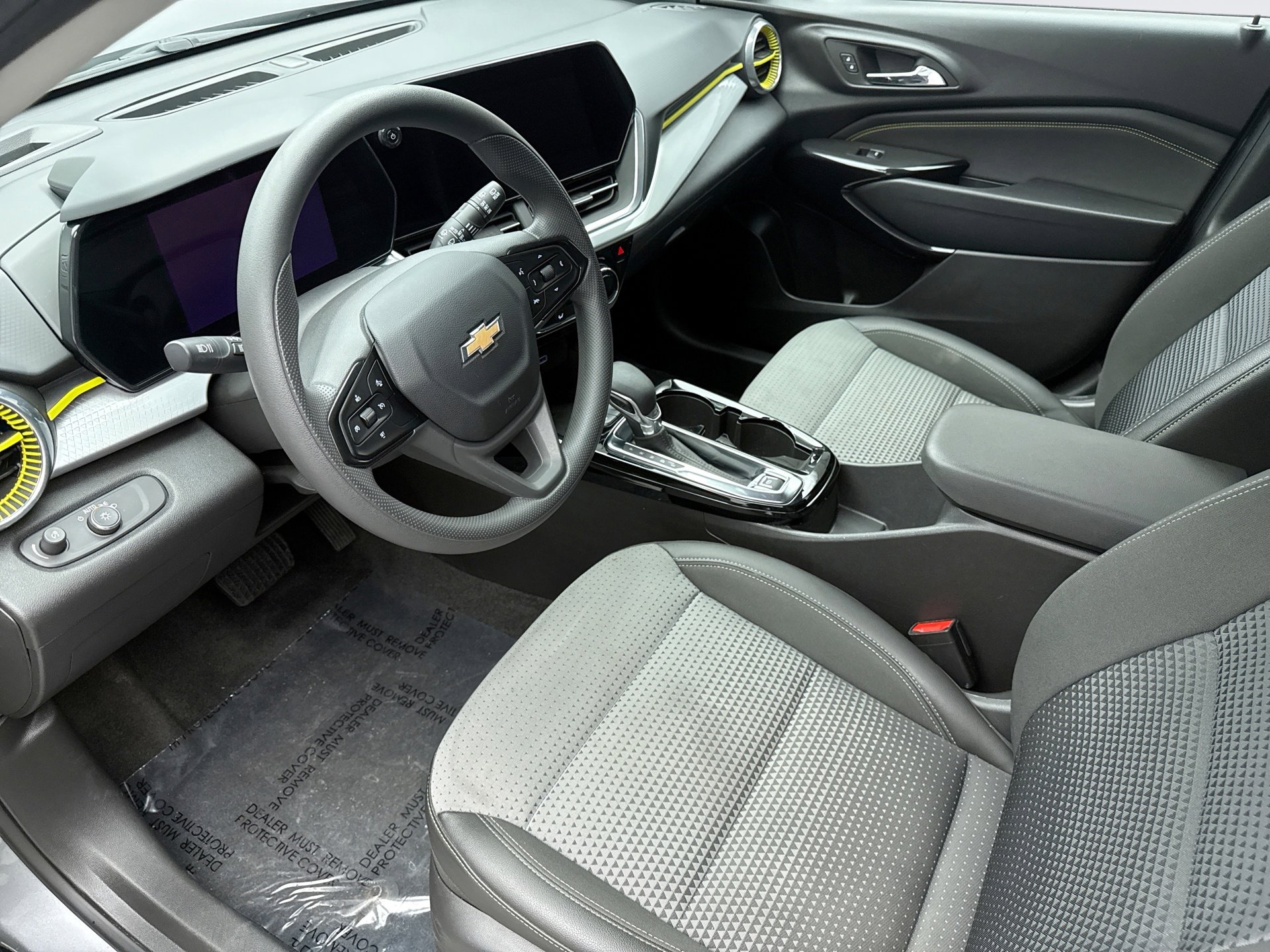 Used 2024 Chevrolet Trax LT w/ Sunroof Package image 10