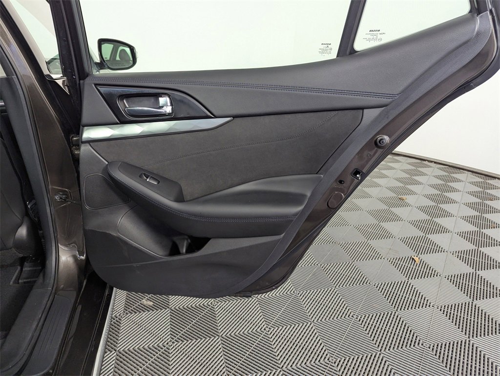 Used 2016 Nissan Maxima SR image 31