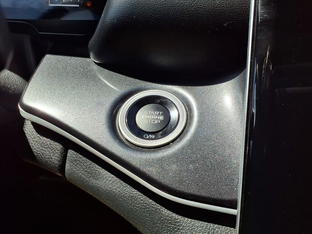 Used 2023 Jeep Grand Cherokee Altitude AWD/4WD image 11