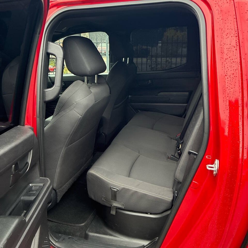 Used 2025 Toyota Tacoma SR5 RWD image 38