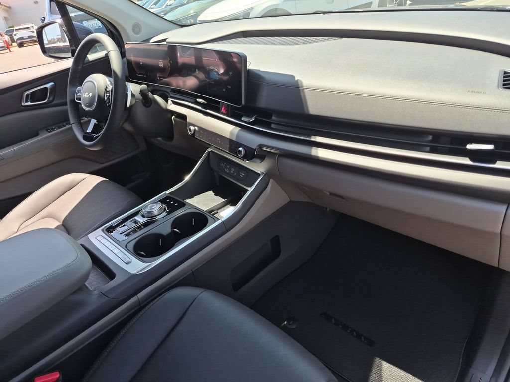 New 2026 Kia Carnival EX FWD image 29