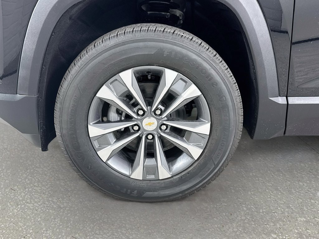 New 2026 Chevrolet Equinox LT w/ Convenience Package II FWD image 32