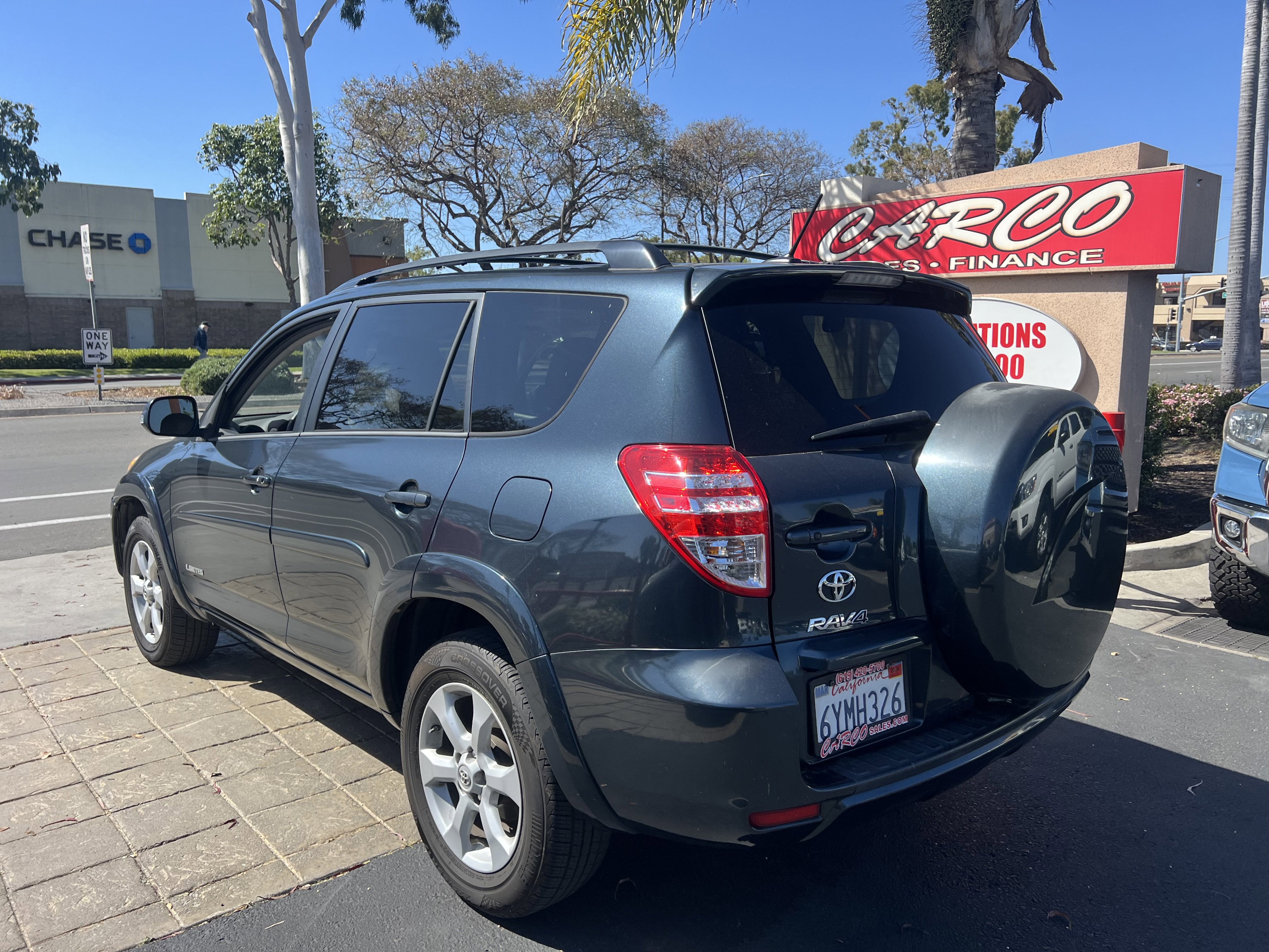 Used 2012 Toyota RAV4 Limited w/ Premium Plus Value Pkg image 6