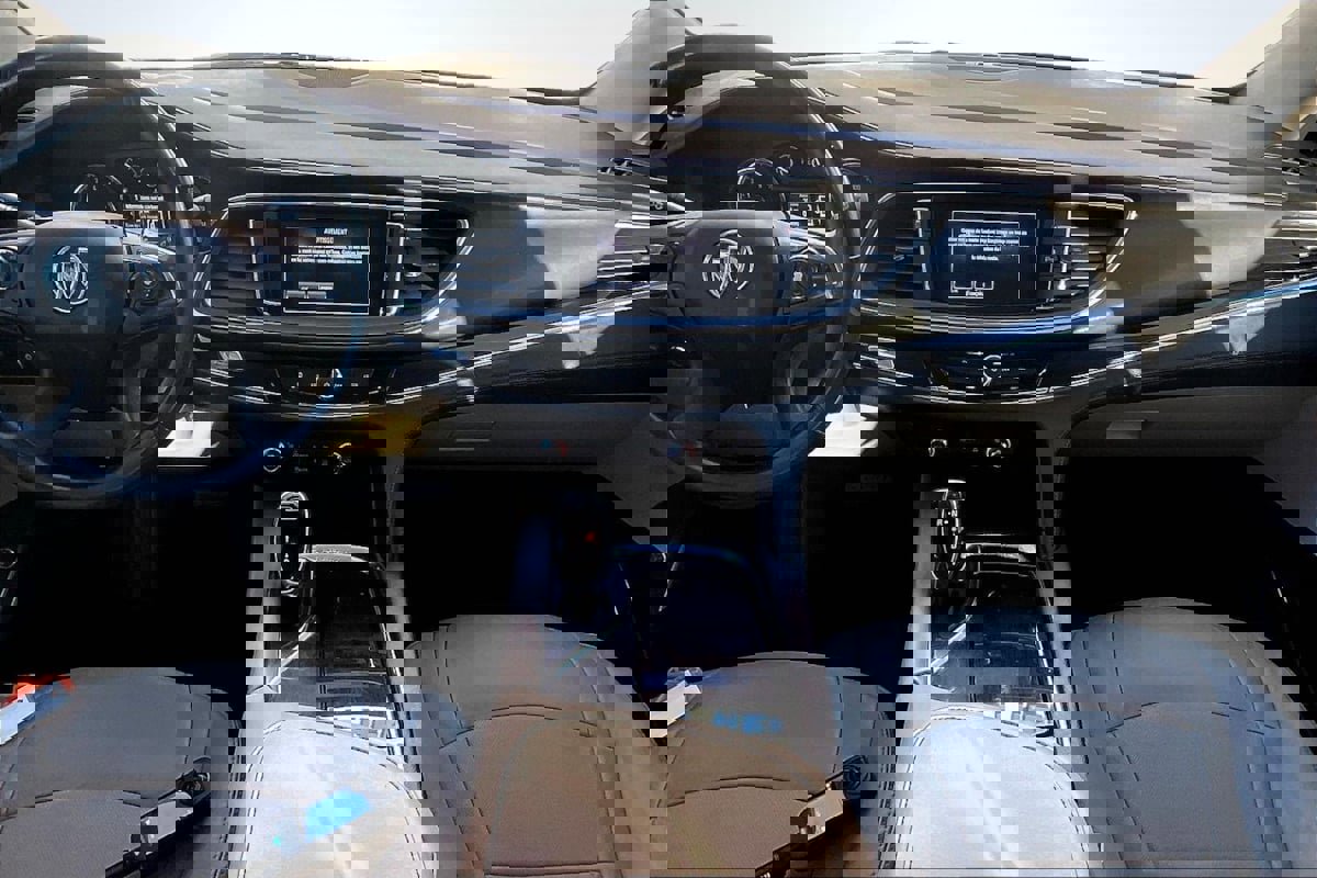 Used 2019 Buick Enclave Essence image 16