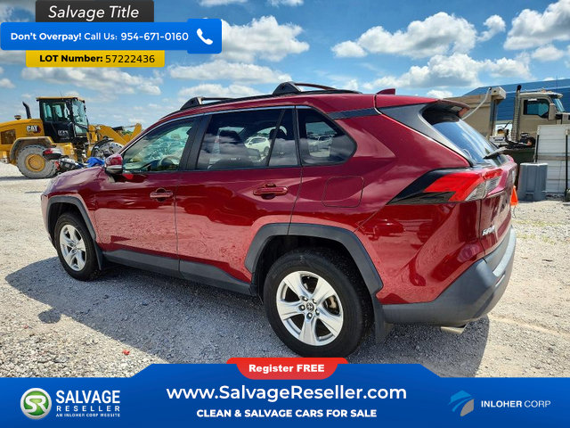 Used 2019 Toyota RAV4 XLE w/ Convenience Package FWD image 3