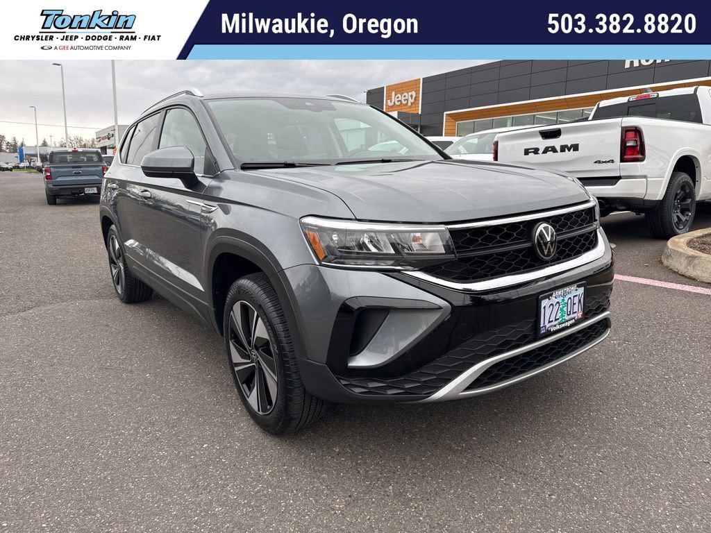 Used 2024 Volkswagen Taos SE image 1