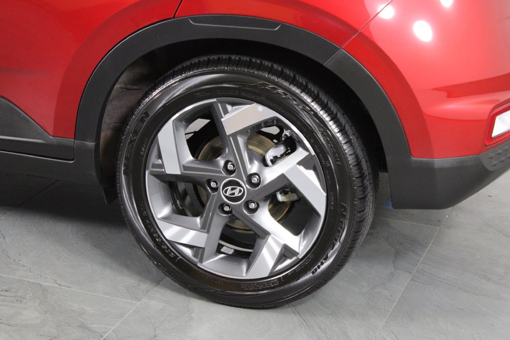 Certified 2026 Hyundai Venue SEL FWD image 15