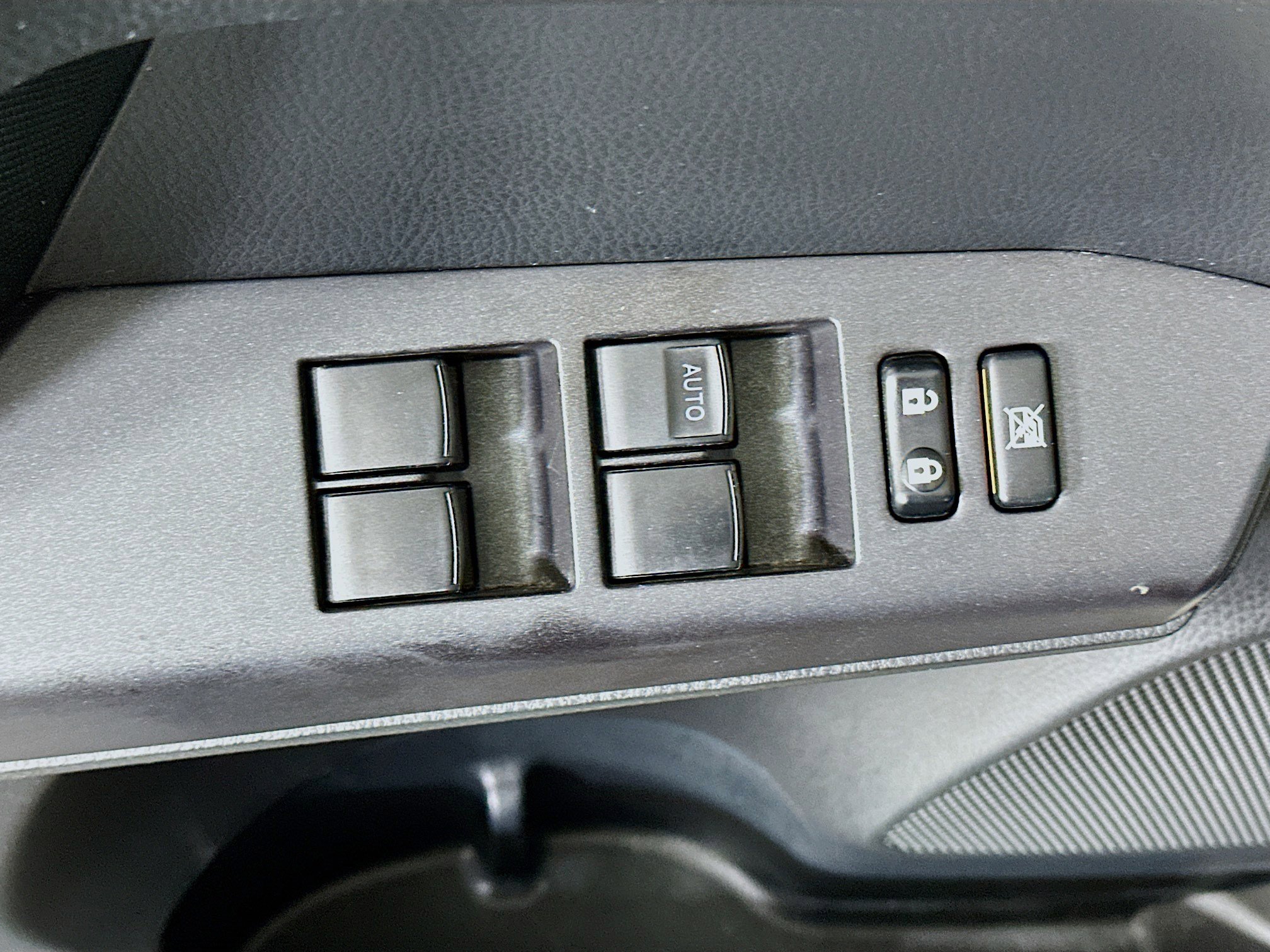 Used 2016 Toyota RAV4 LE image 15