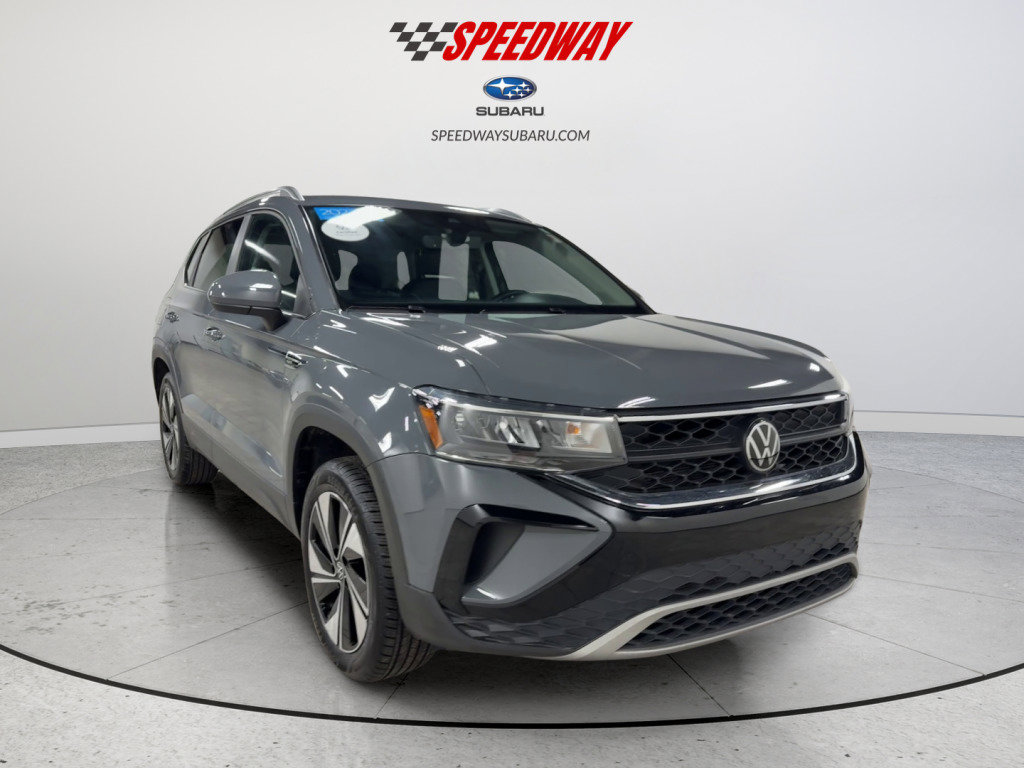 Used 2023 Volkswagen Taos SE image 2