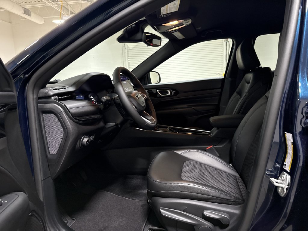 New 2026 Jeep Compass Latitude AWD/4WD image 19