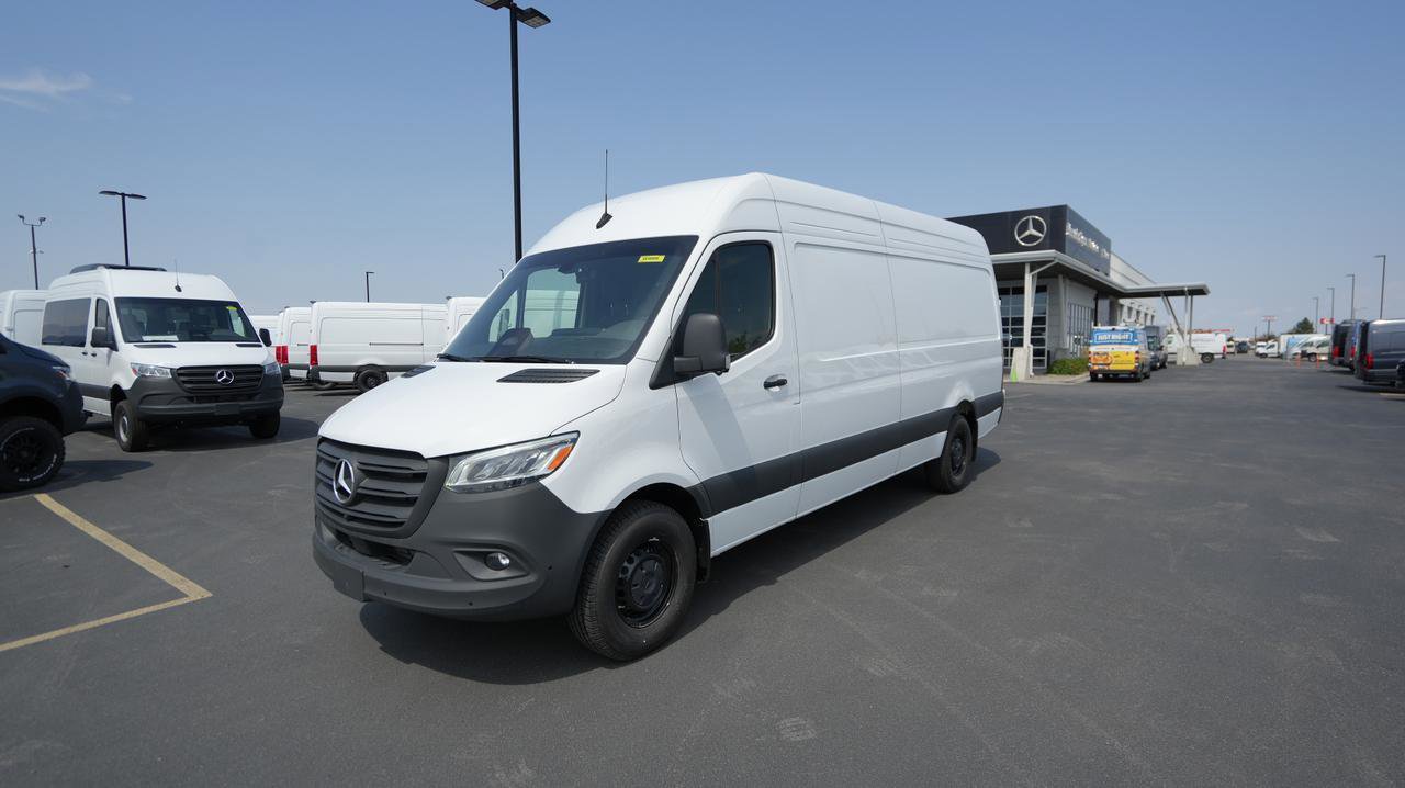 New 2025 Mercedes-Benz Sprinter 2500 image 1