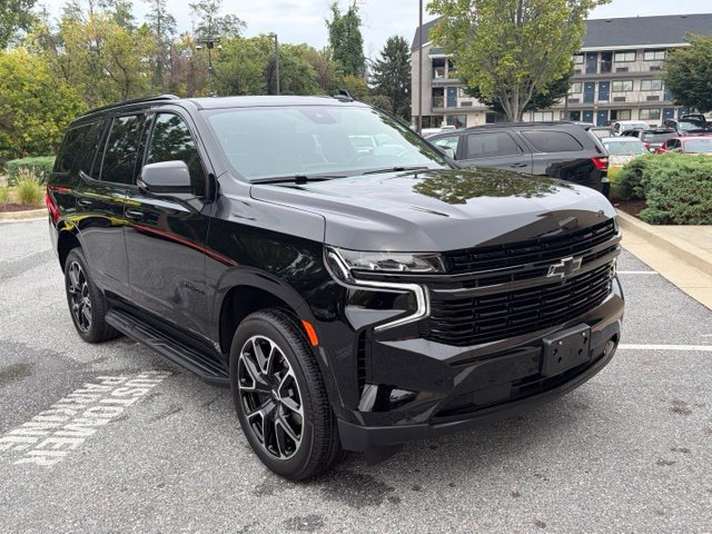 Used 2024 Chevrolet Tahoe RST w/ Luxury Package AWD/4WD image 2