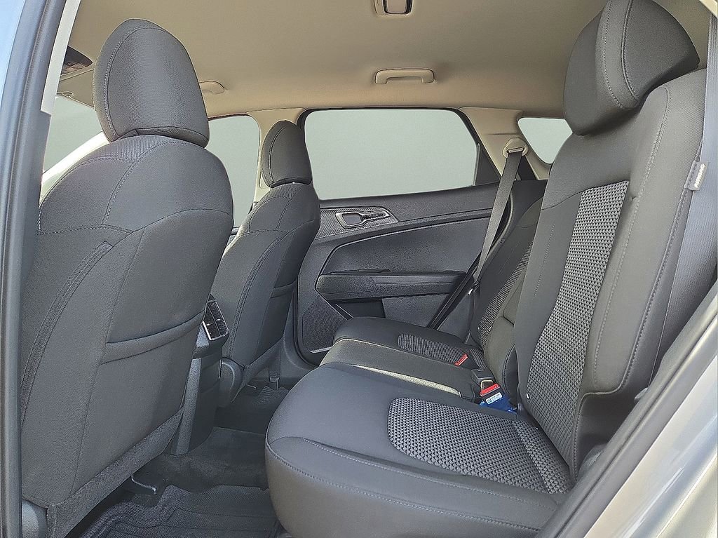 Used 2024 Kia Sportage LX image 14