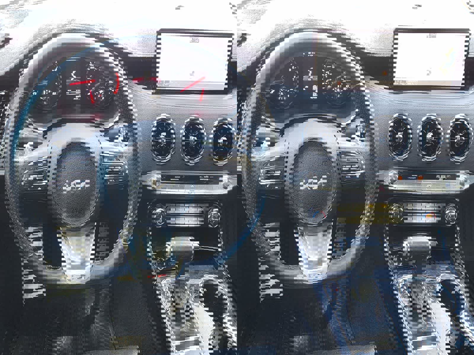 Used 2022 Kia Stinger GT-Line w/ Sun & Sound Package image 25