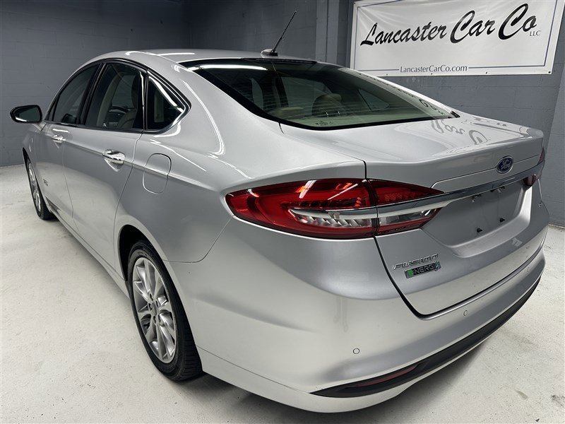 Used 2017 Ford Fusion Energi SE image 4