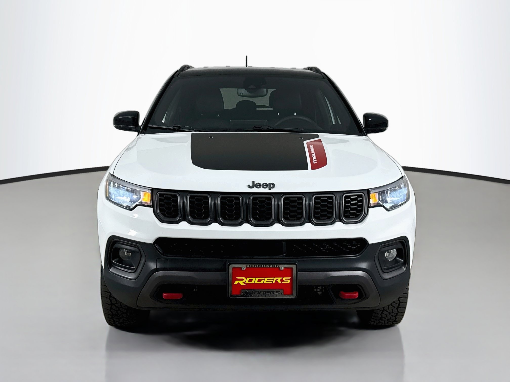 Used 2024 Jeep Compass Trailhawk AWD/4WD image 2
