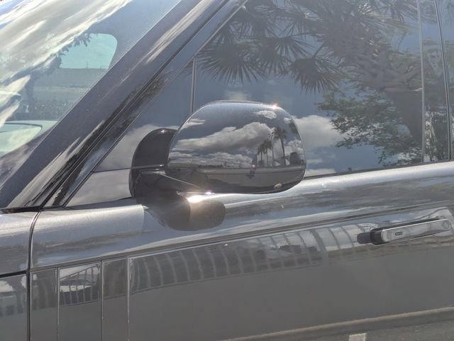 Certified 2025 Land Rover Range Rover SE image 32