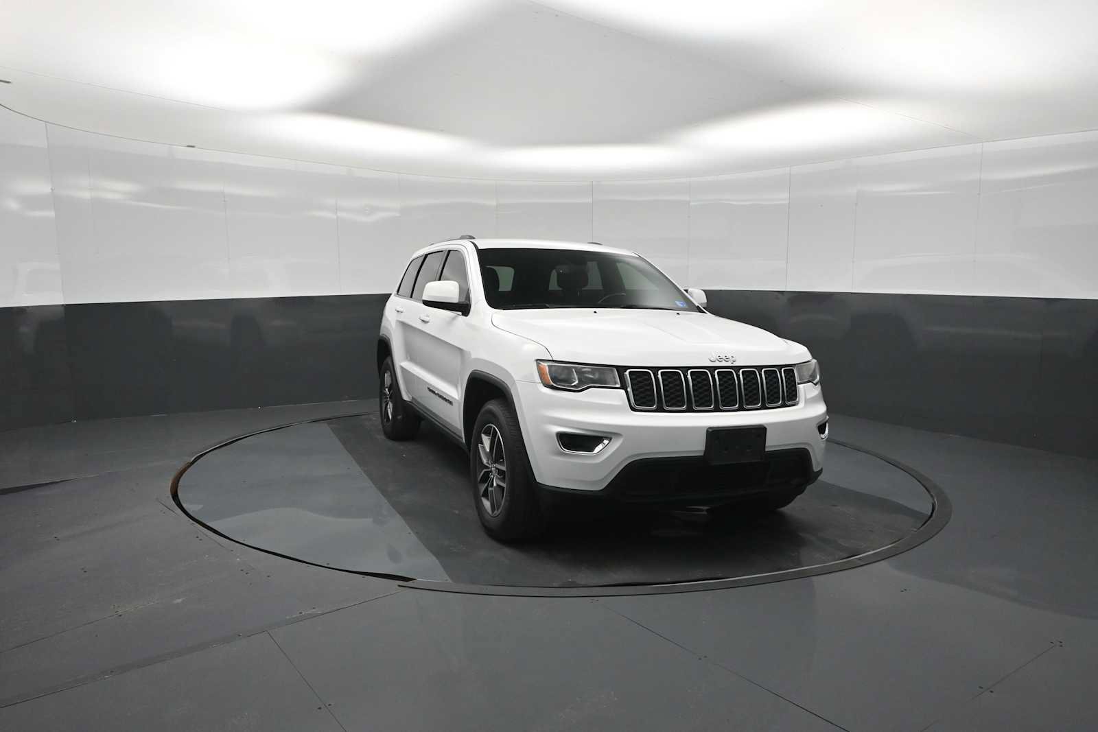 Used 2018 Jeep Grand Cherokee Laredo AWD/4WD image 62