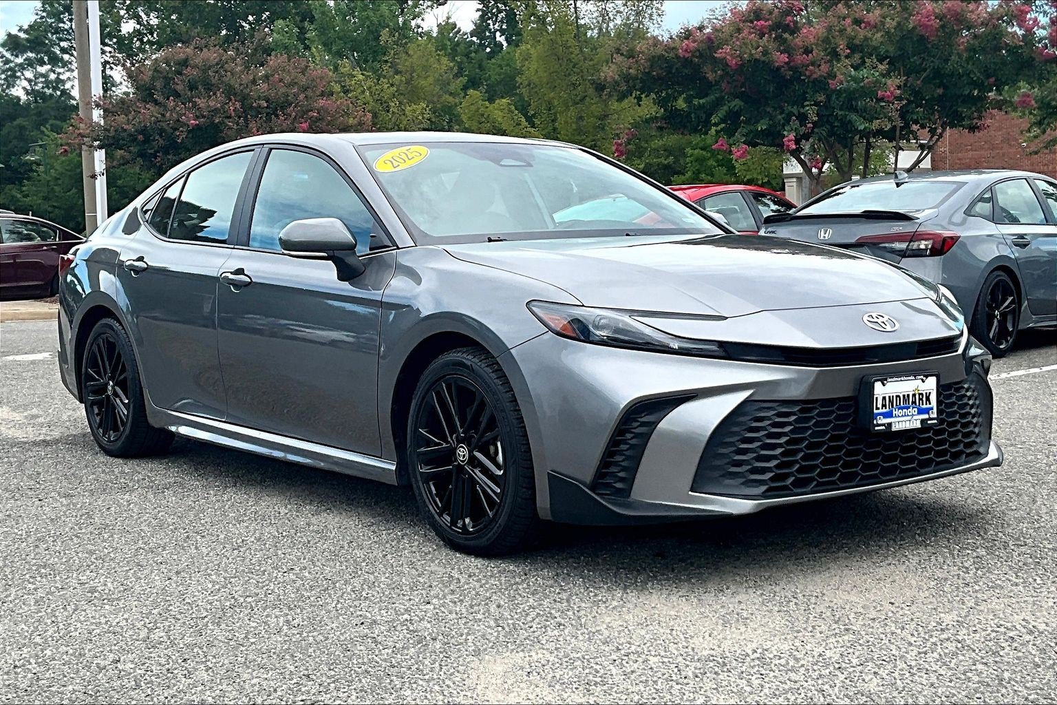 Used 2025 Toyota Camry SE FWD image 10