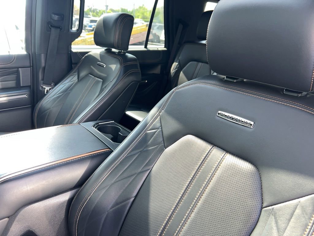 Used 2024 Ford Expedition Platinum image 9