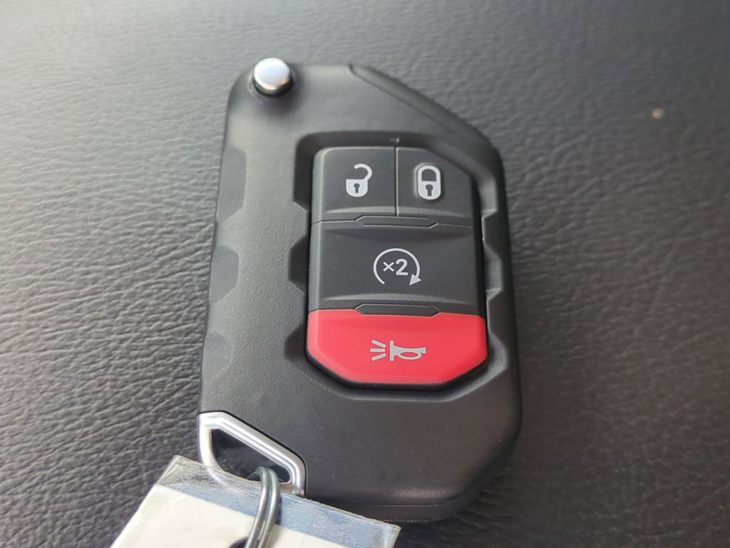 Used 2025 Jeep Wrangler Sahara 4xe image 34