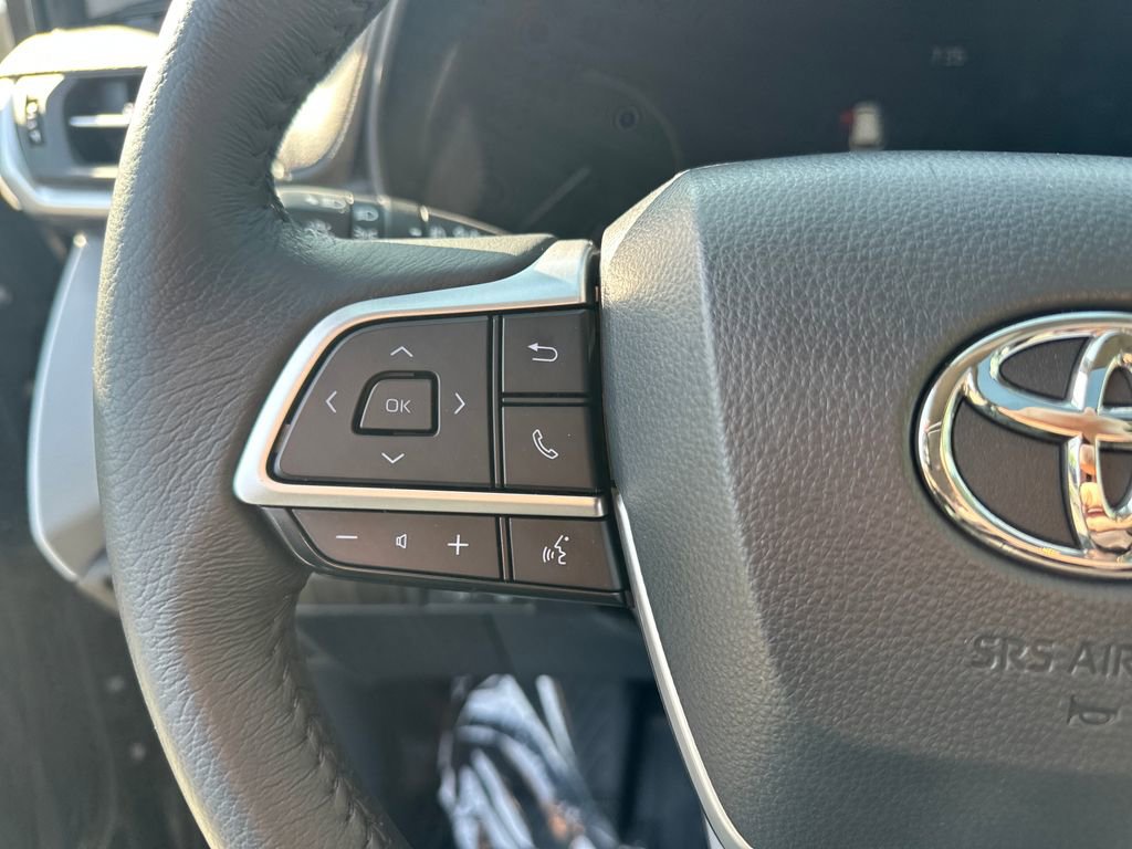 Certified 2025 Toyota Sienna XLE w/ XLE Plus Package AWD/4WD image 20