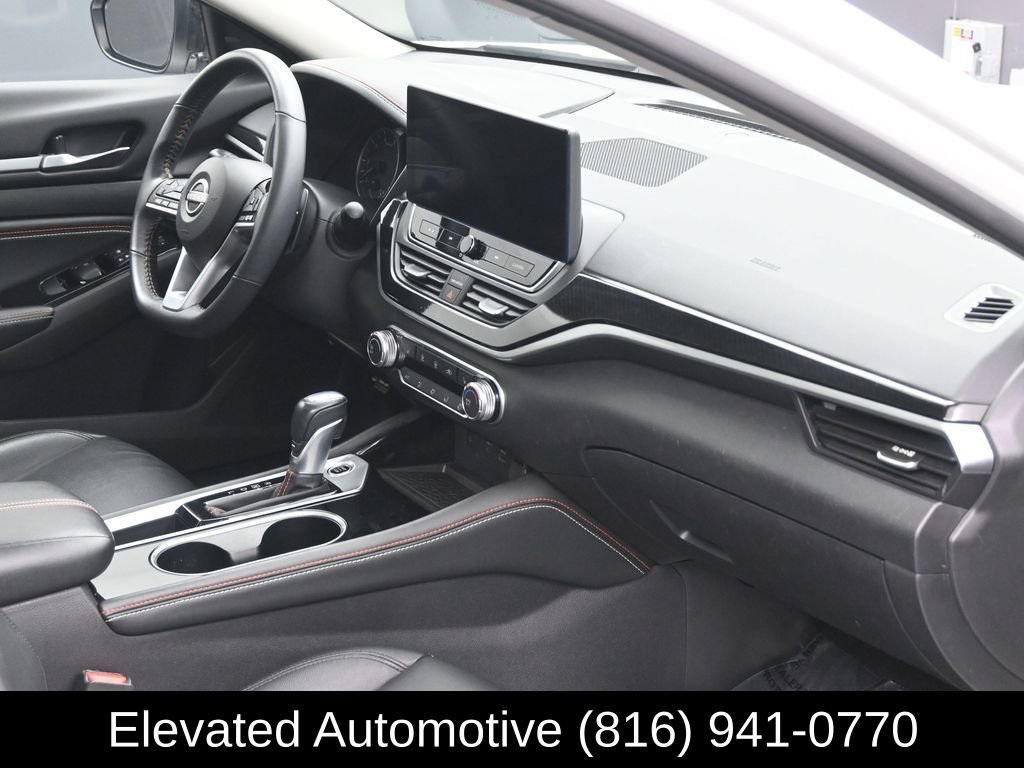 Used 2023 Nissan Altima 2.5 SR w/ SR Premium Package image 6