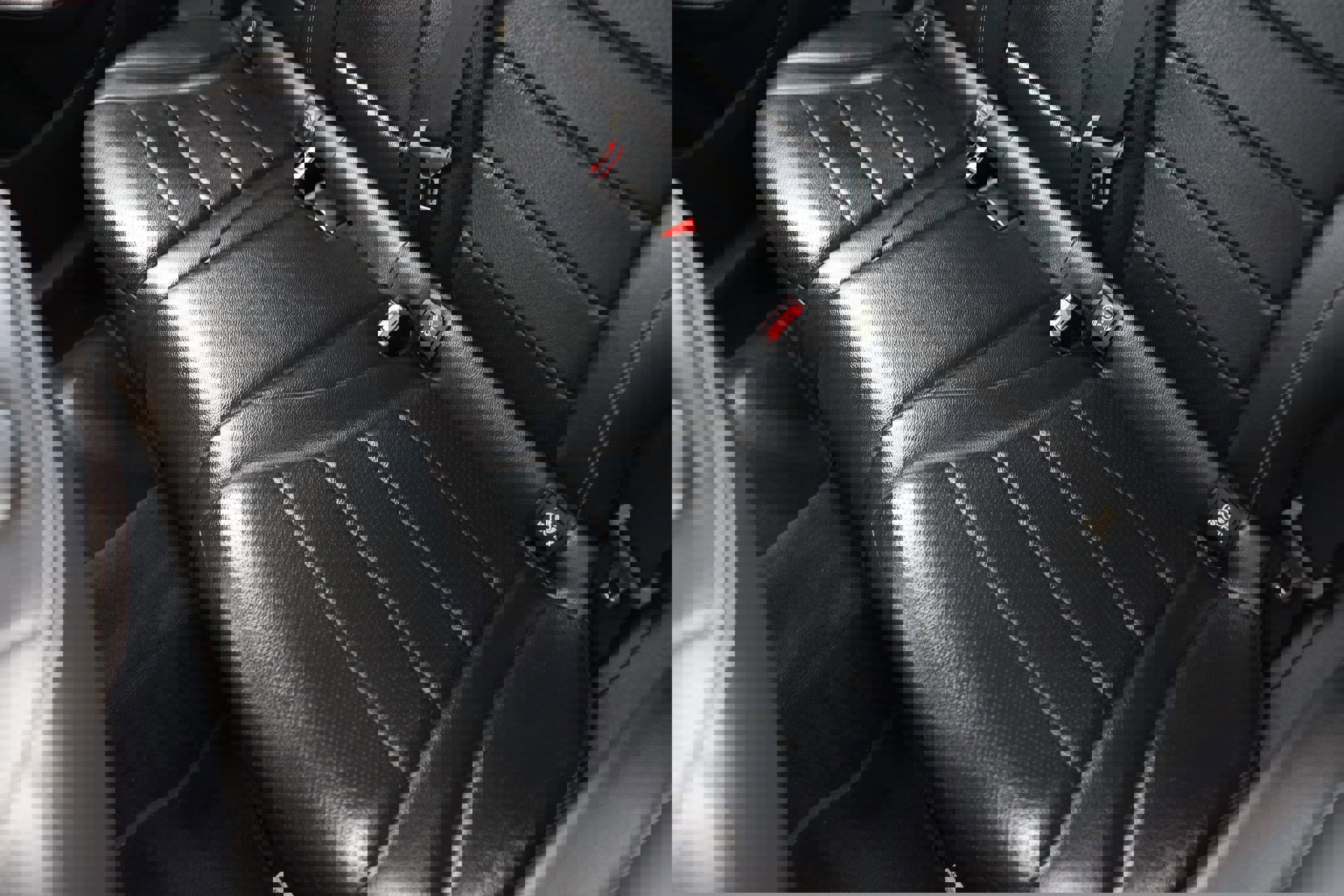 Used 2019 Mercedes-Benz GLC 300 w/ Premium Package image 14