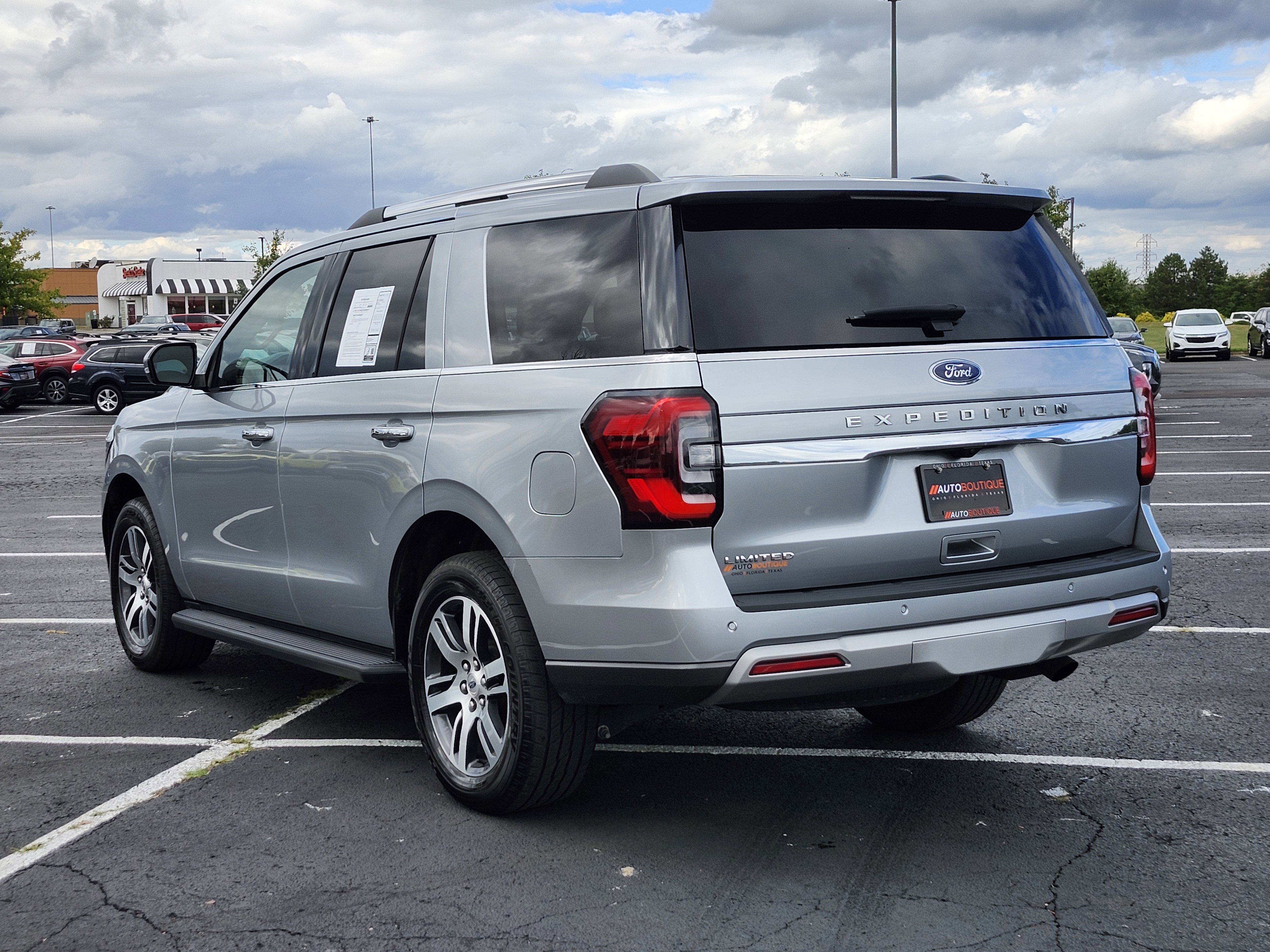 Used 2024 Ford Expedition Limited image 8