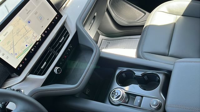 New 2026 Ford Explorer Active w/ Active Comfort Package RWD image 28