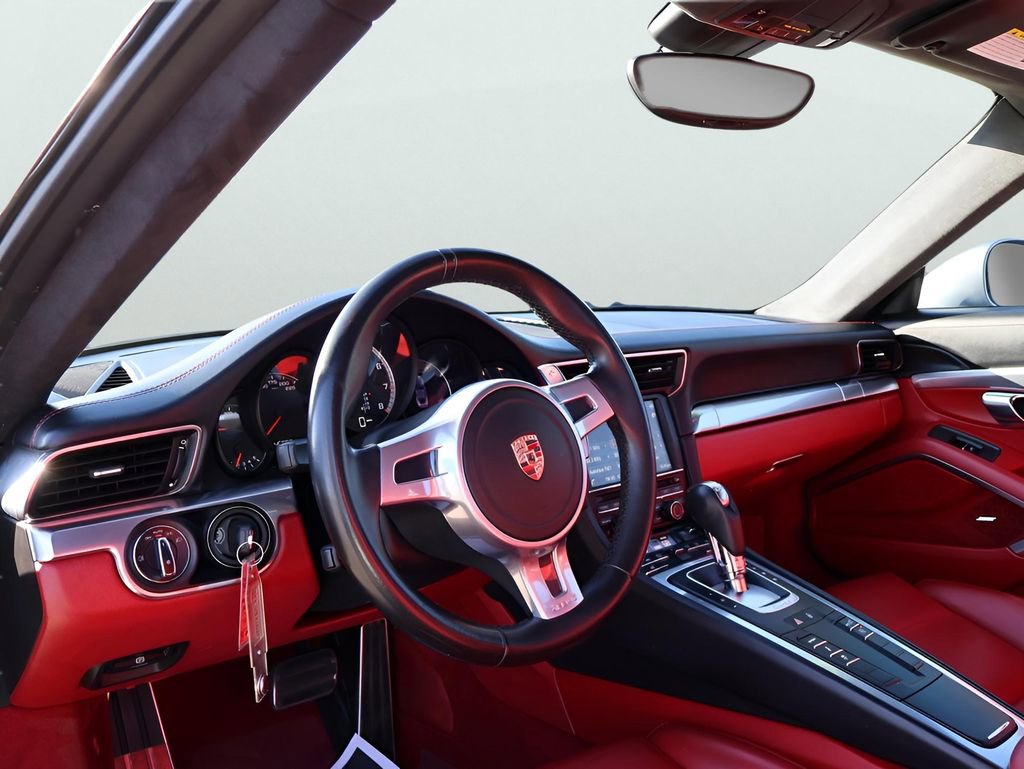 Used 2015 Porsche 911 Turbo image 4