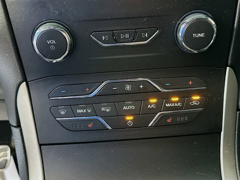 Used 2020 Ford Edge ST-Line FWD image 16