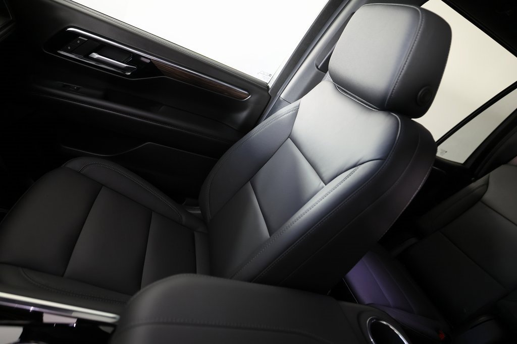 Used 2026 Chevrolet Tahoe Z71 w/ Comfort Package image 40