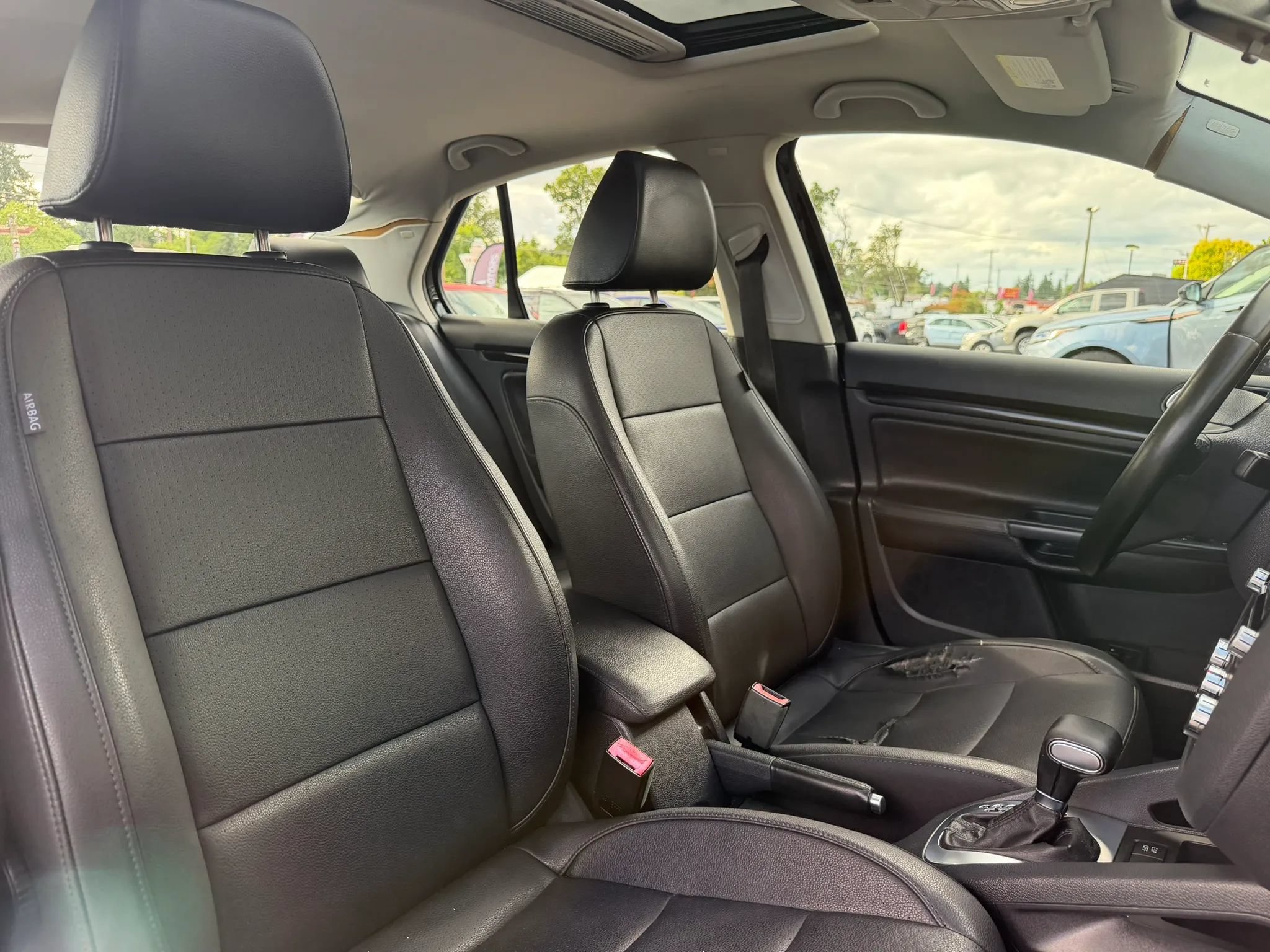 Used 2010 Volkswagen Jetta Wolfsburg Edition FWD image 24