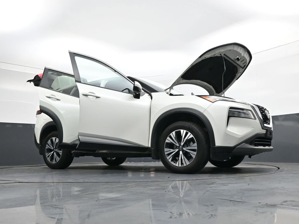 Used 2022 Nissan Rogue SV image 45