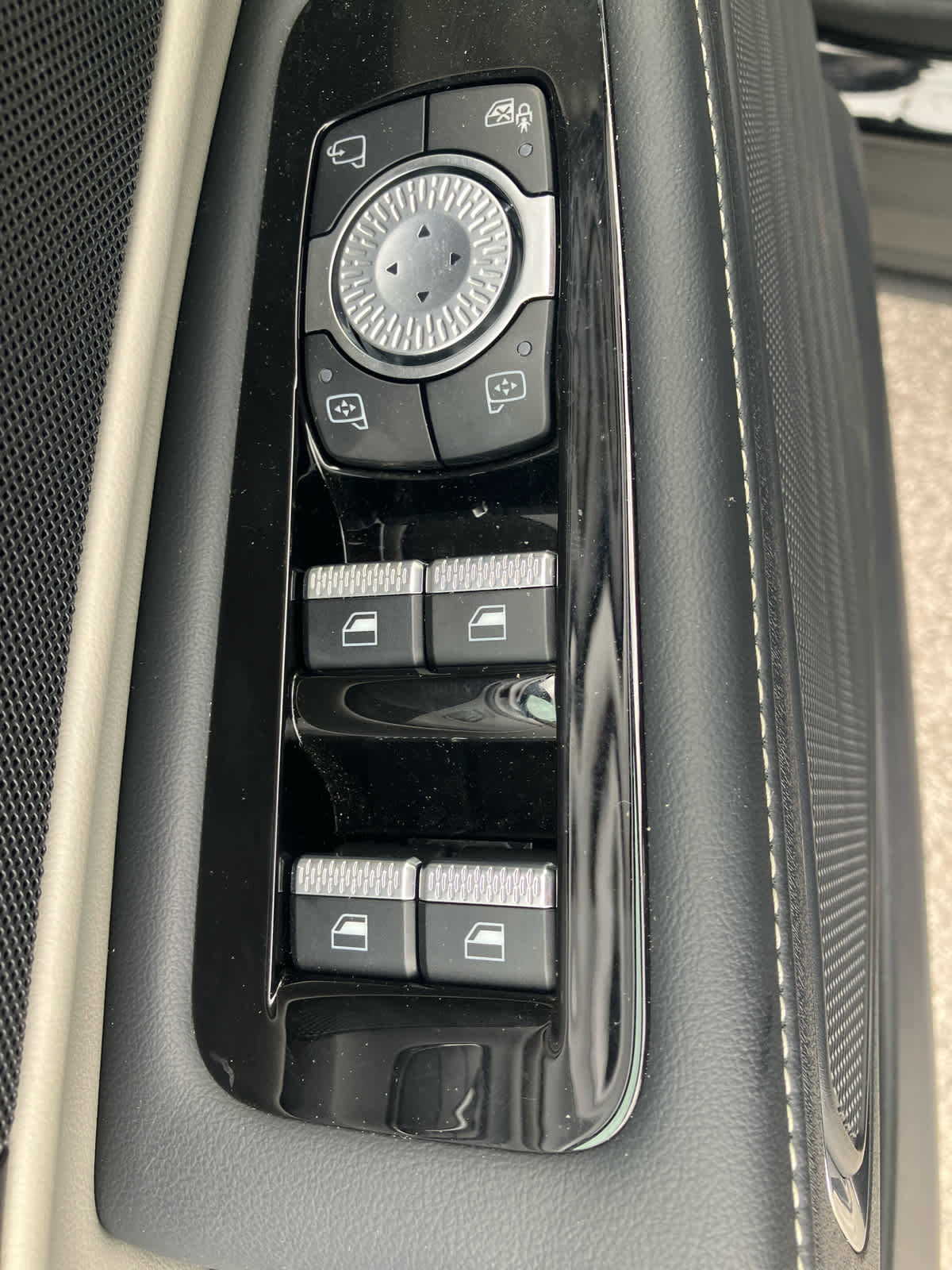 Used 2025 Lincoln Nautilus Premier AWD/4WD image 13