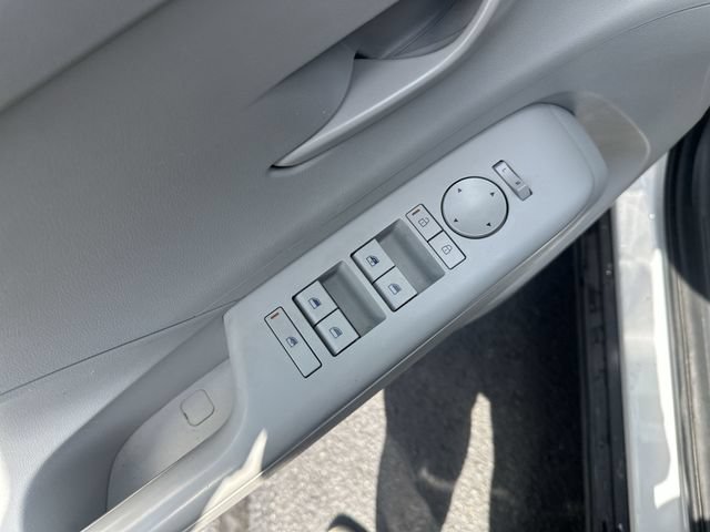 Used 2025 Hyundai Kona SEL FWD image 17