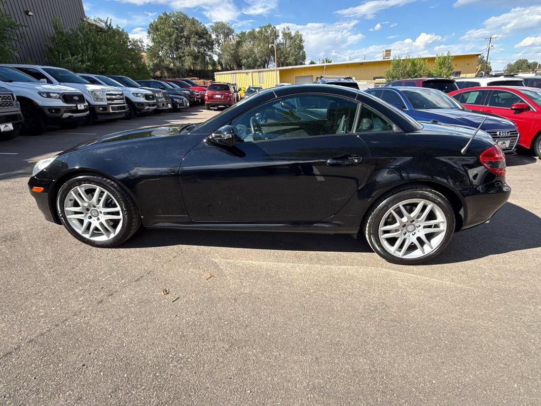 Used 2009 Mercedes-Benz SLK 300 image 4