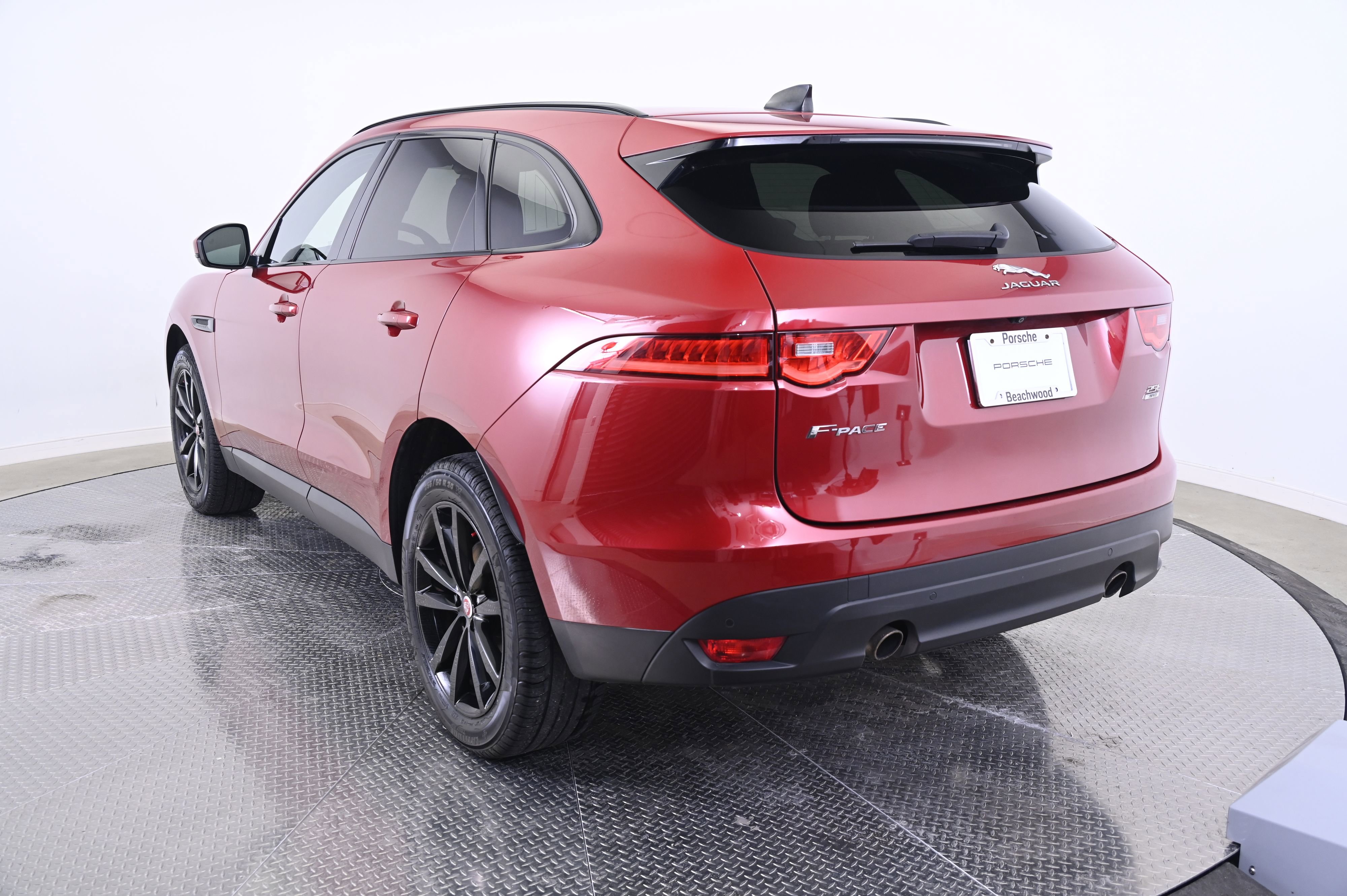 Used 2020 Jaguar F-PACE Prestige image 3