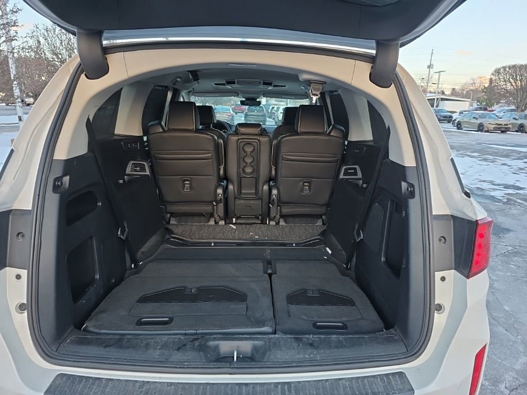 Certified 2025 Honda Odyssey Touring image 24