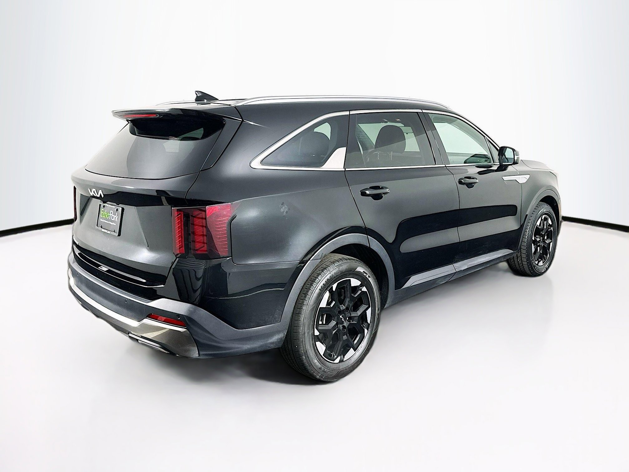 Used 2024 Kia Sorento S image 9