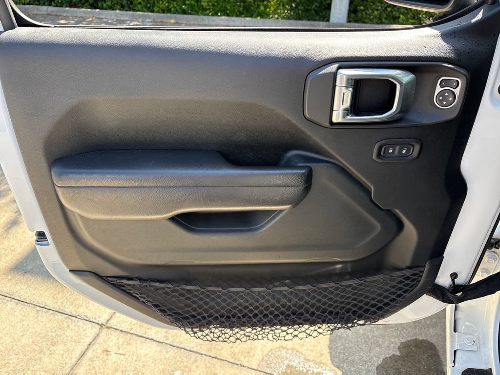 Used 2018 Jeep Wrangler Unlimited Sport S AWD/4WD image 15