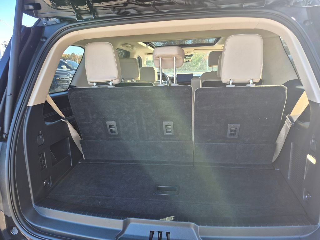 Used 2024 Ford Expedition Limited image 13