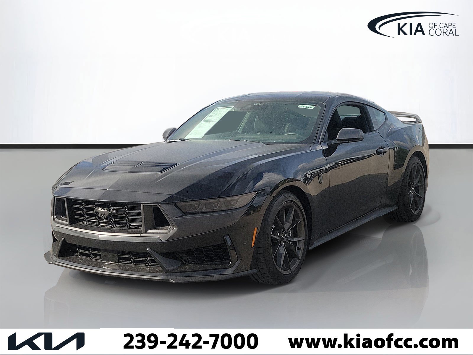 Used 2025 Ford Mustang Dark Horse RWD image 3