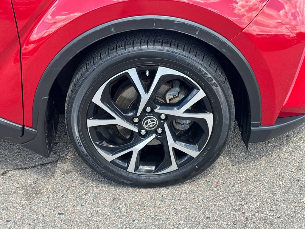 Used 2021 Toyota C-HR XLE FWD image 41