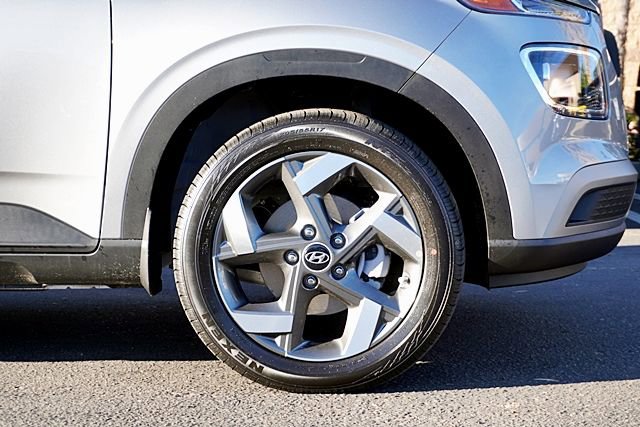New 2026 Hyundai Venue SEL FWD image 8