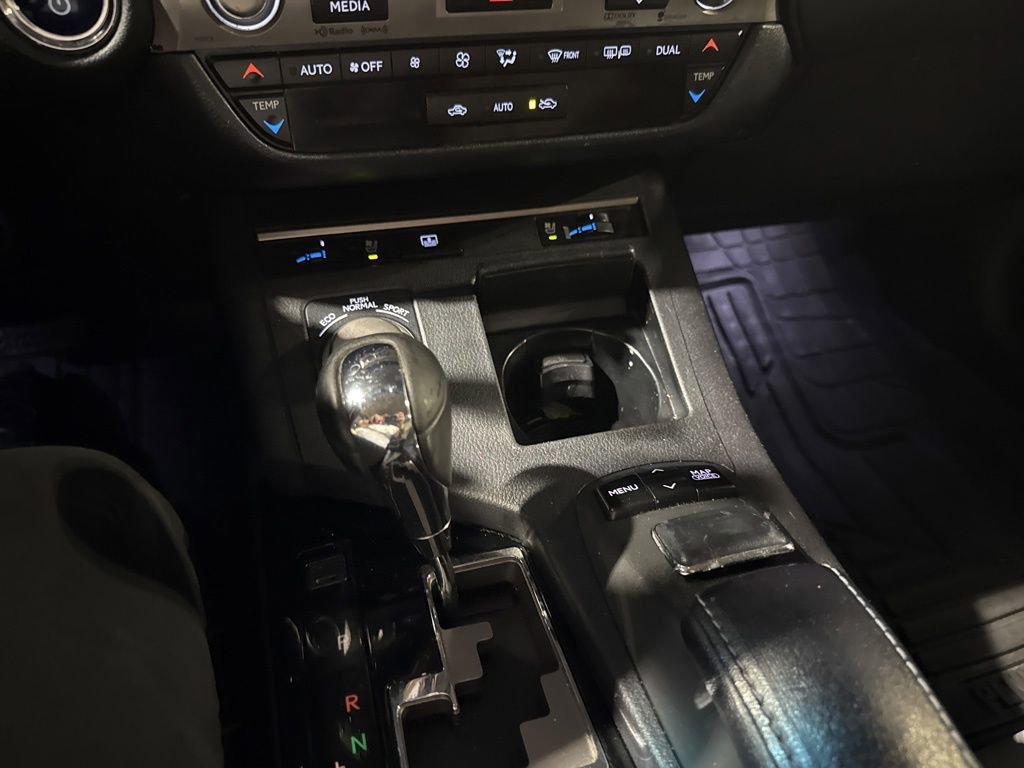 Used 2013 Lexus ES 300h w/ Luxury Pkg FWD image 21